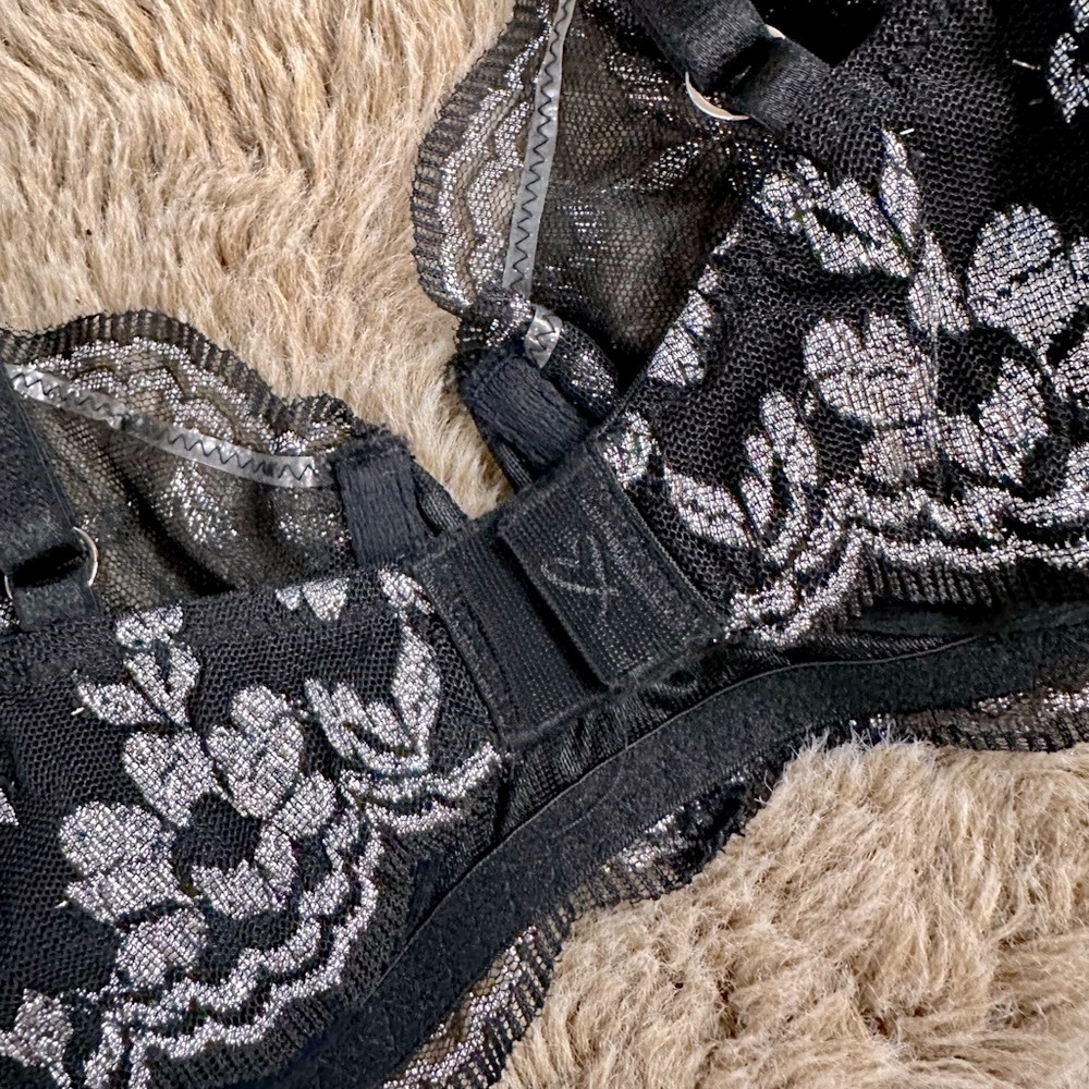 VS Lace Bra 32D - Picture 6 of 7